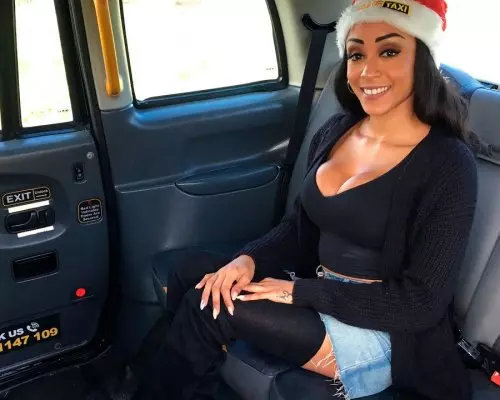 Big tits petite ebony babe squirts