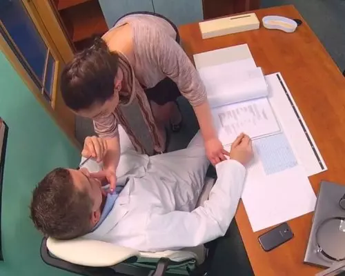 Horny saleswoman strikes a deal with the dirty doctor