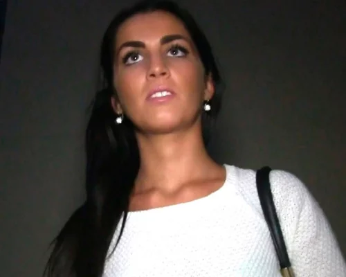 Beautiful slim brunette accepts cash for sex deal