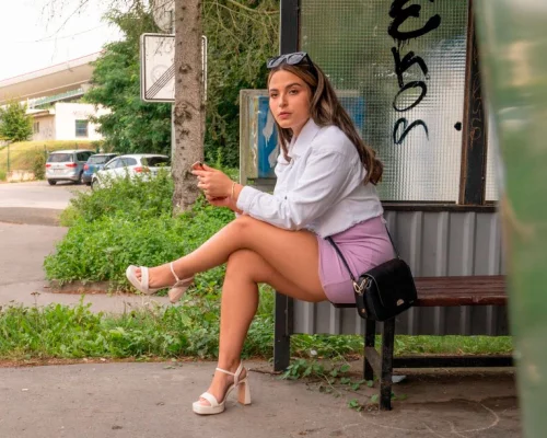 Latina Tries Czech Sausage