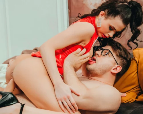 Jenny Doll Tries Out Latex Sex With Her Therapist