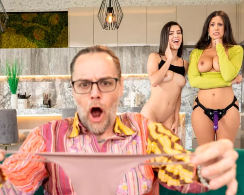 Sneaky MILF Games College Lesbian