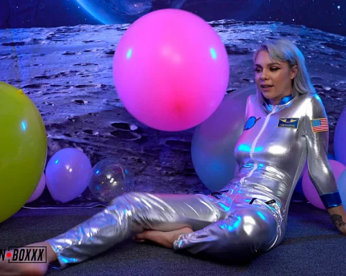 Gabbie Carter Space Ballons