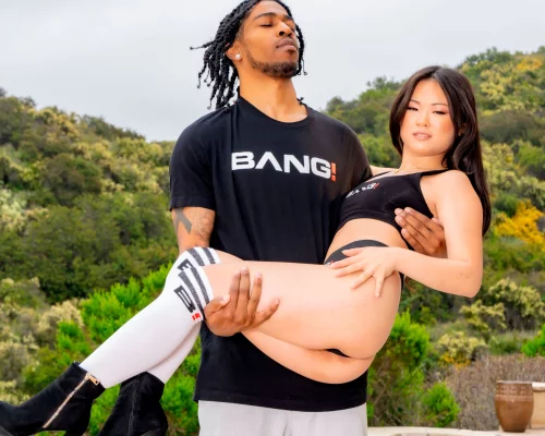 Lulu Chu encuentra y se folla a su influencer favorita