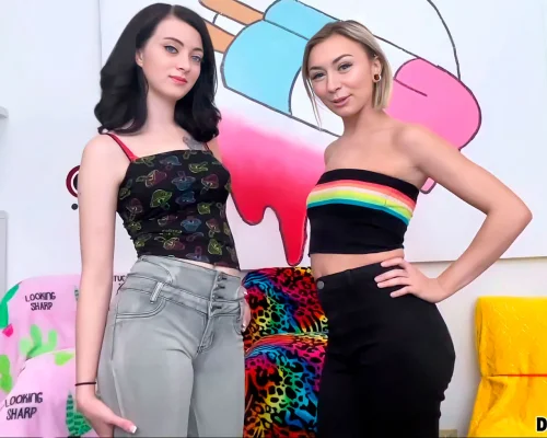 Chloe & Corra Cum Together