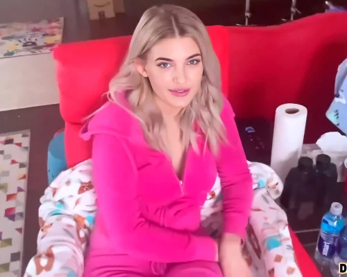 Gettin' Comfy In Dixie's Ass