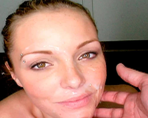 Two Girl Facial Feast !