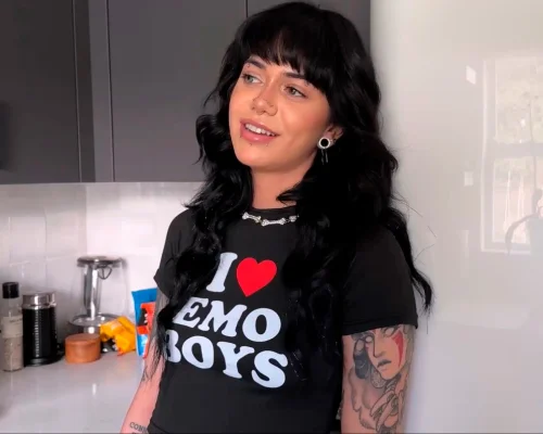 Goth Girl’s Experiment