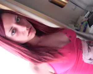 Pelirroja ninfómana follando sin parar