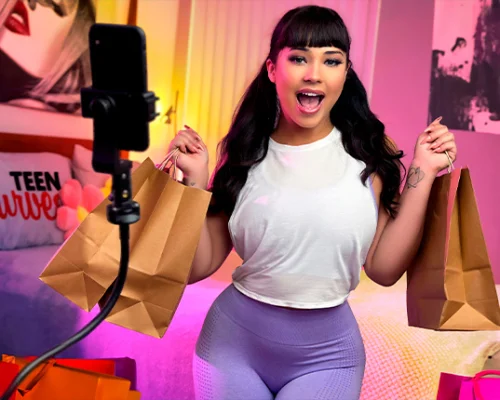 Thick Influencer Accidentally Fucks in Front of Fans