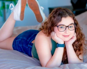 Leana Lovings Knows How To Handle Cocks