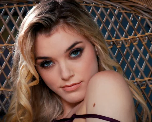 Video - Anny Aurora Strip 5