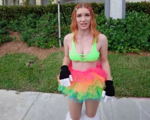 Raver Opal Gets On The Bus To Fuck