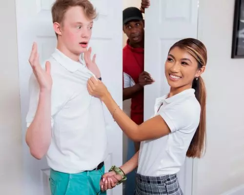 Coach Peepers Lends A Big Hand