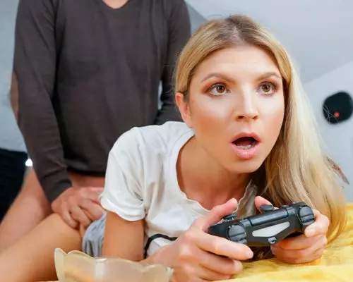Gamer Girl Focus