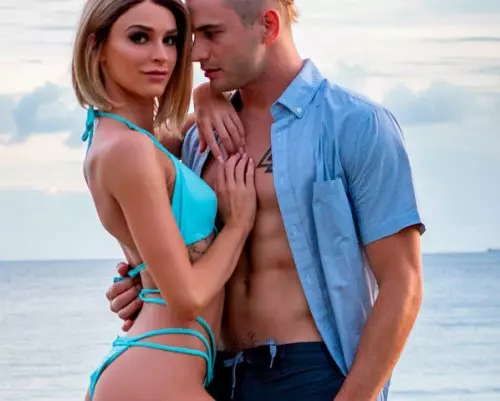 Emma Hix Goes Erotica