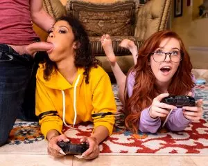Gamer Girl Threesome Action